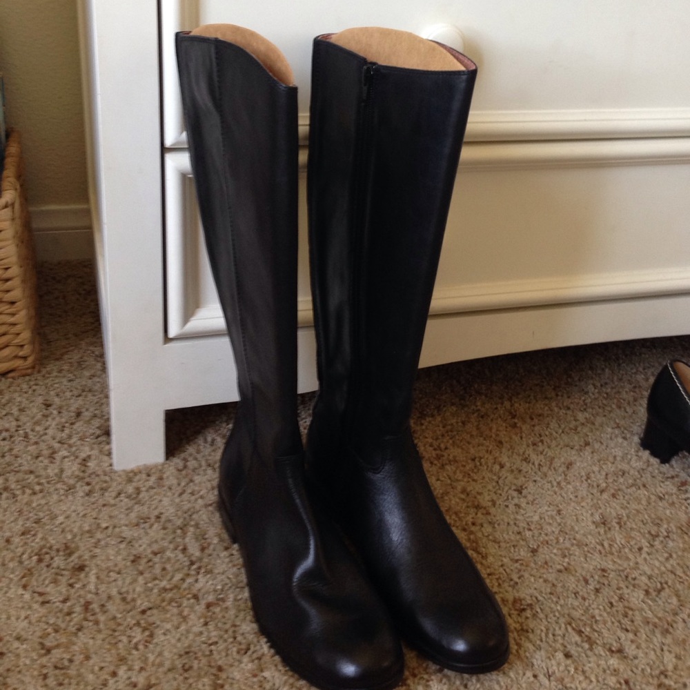 NWT NEW CORSO COMO Leather Black Boots $225